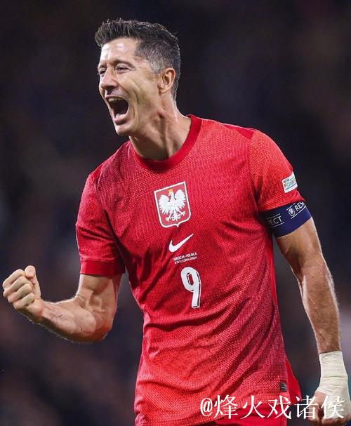 莱万+拉菲尼亚=欧洲最强双人组!合计狂轰46球 莱万+拉菲尼亚=欧洲最强双人组!合计狂轰46球