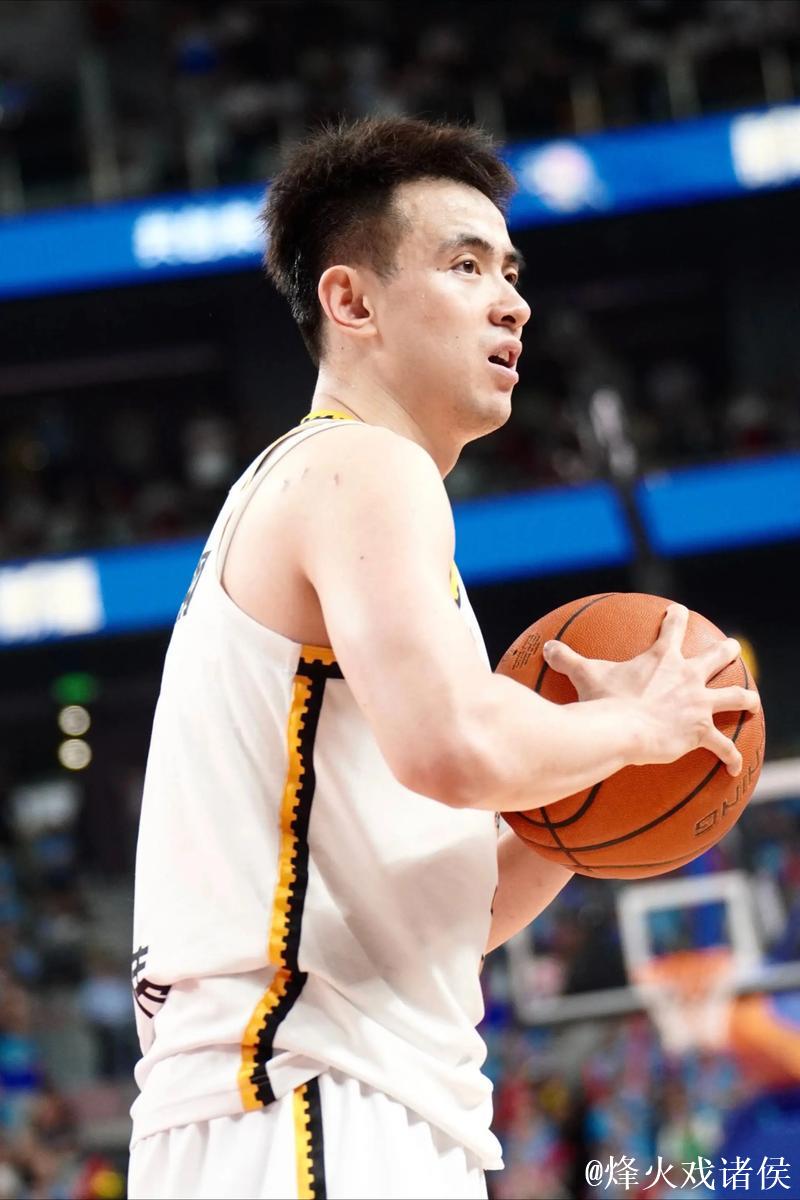 张镇麟21分赵继伟12+13辽宁胜新疆 阿不都17分 张镇麟21分赵继伟12+13辽宁胜新疆 阿不都17分